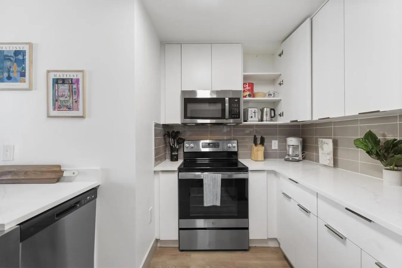 Apartment Uptown Luxury - Top Floor King Suite, Free Parking Charlotte