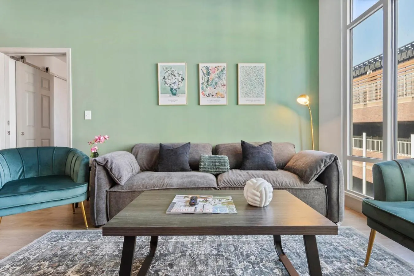 Uptown Luxury - Top Floor King Suite, Free Parking Charlotte